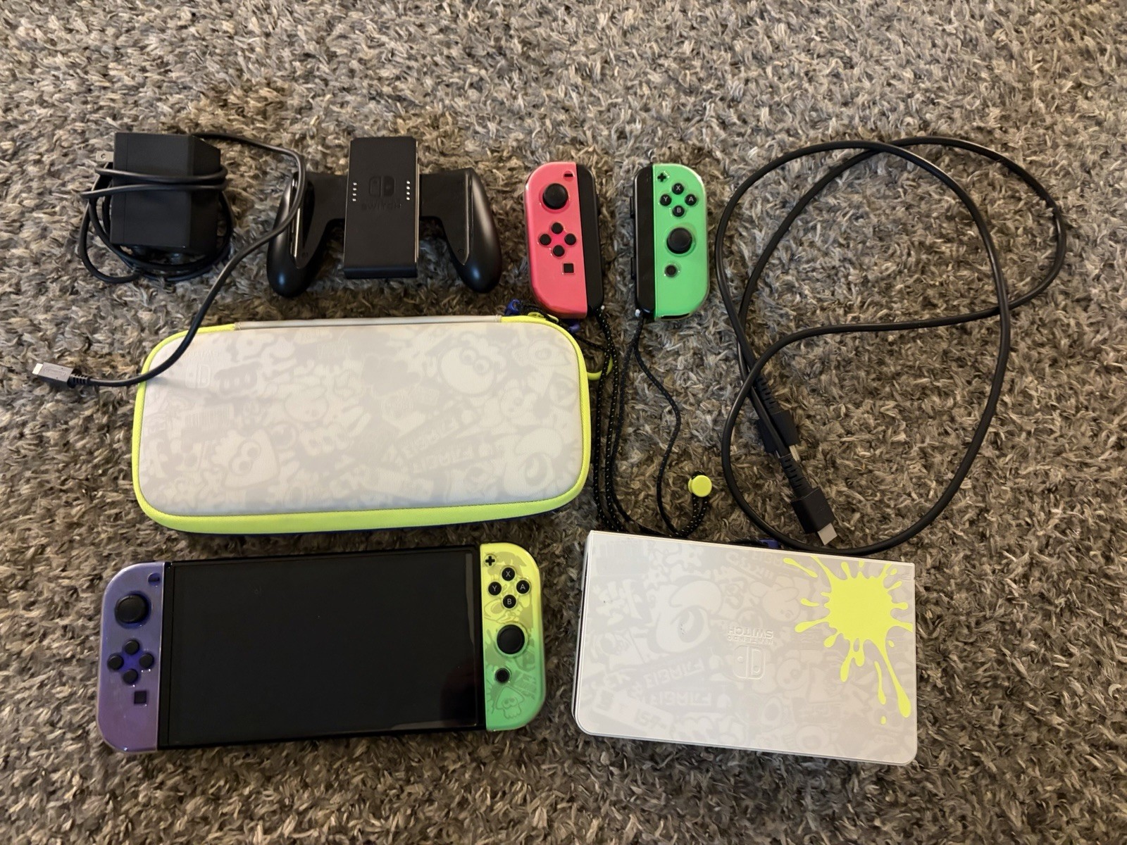 Nintendo Switch OLED Splatoon 3 Edition – Excellent Condition + Accessories