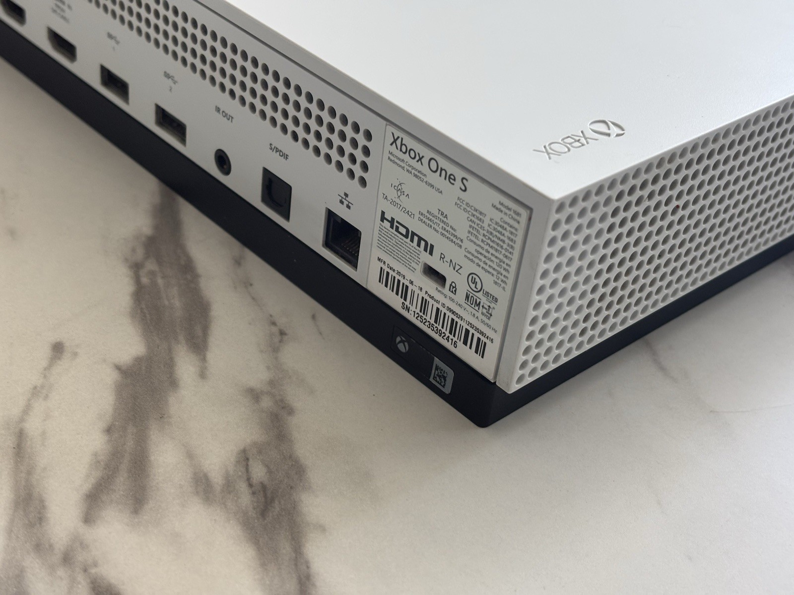 Microsoft Xbox One S 1TB White Model 1681 w/2 Games Tested Works