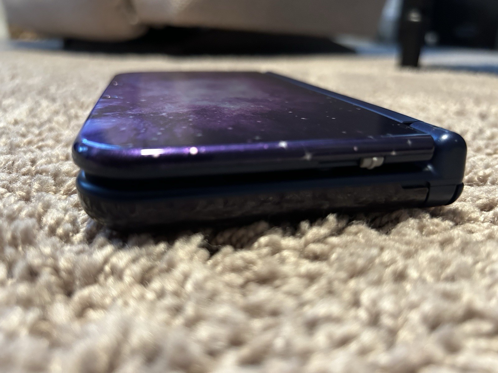 Nintendo 3ds Galaxy XL, in good condition, comes with box, charger, and 9 games!