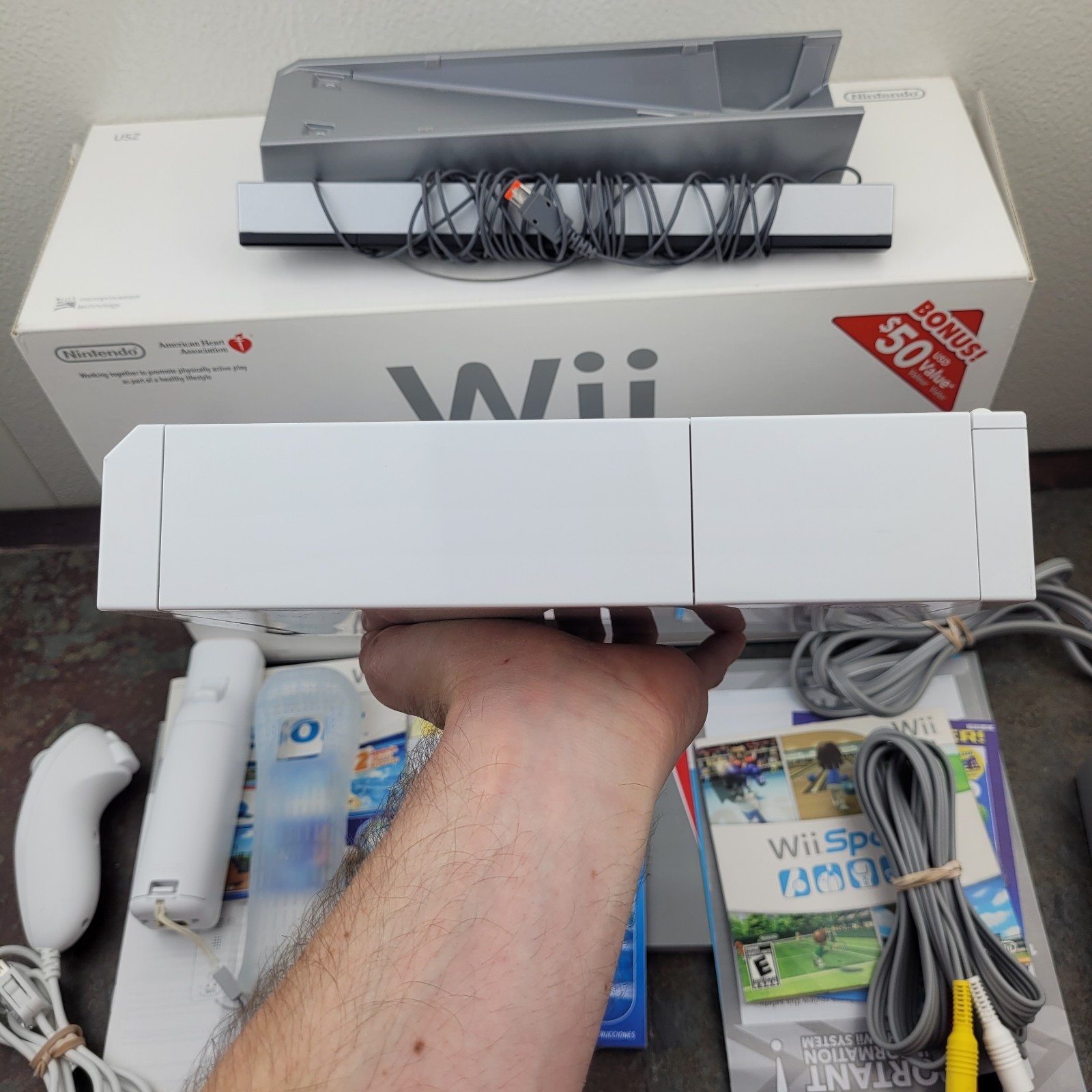 Nintendo Wii Sports / Wii Sports Resort White Console In Box