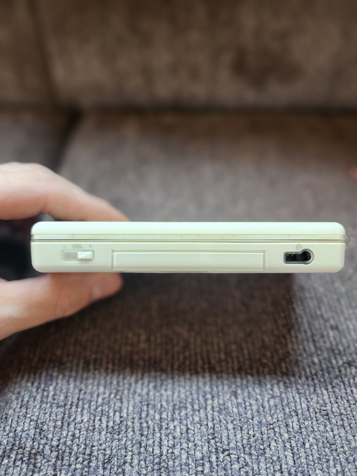 White Nintendo Ds Lite Read description