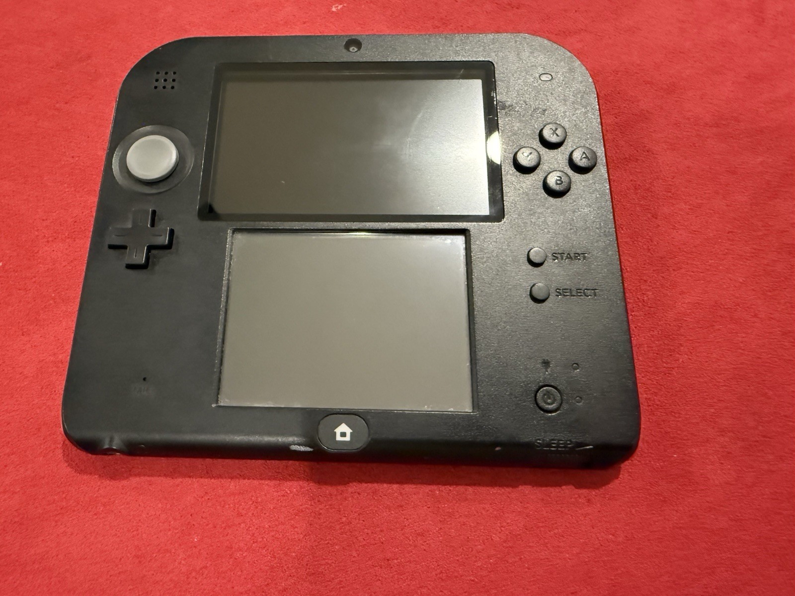 Nintendo 2DS – Crimson Red