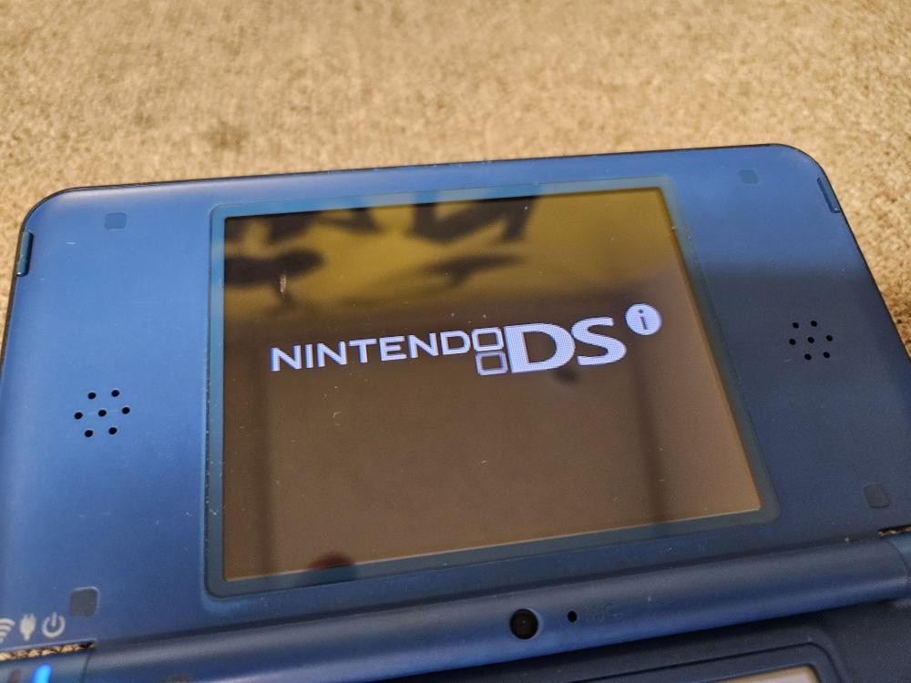 NINTENDO DSI XL (SCUFFED TOUCHSCREEN. TESTED, WORKS!) (DJ1038434)