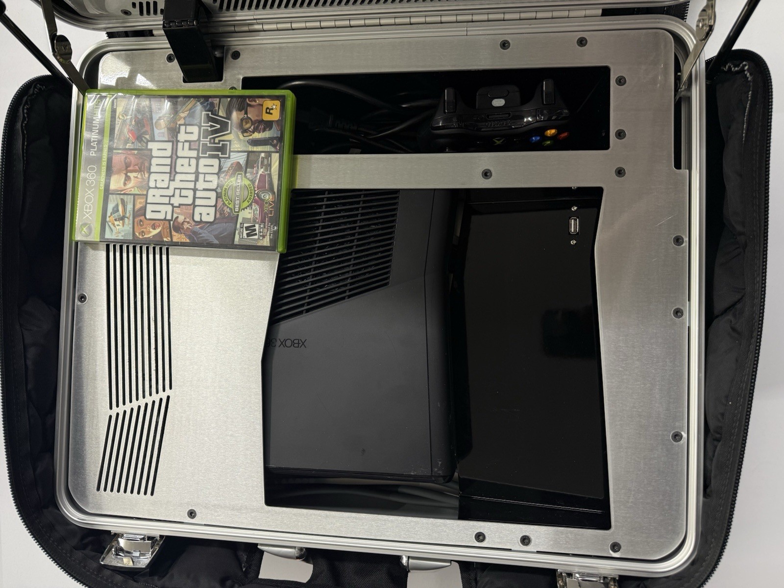 Rare Redbull Promo Travel Microsoft Xbox 360 S 4GB Console – Black Take On Tour