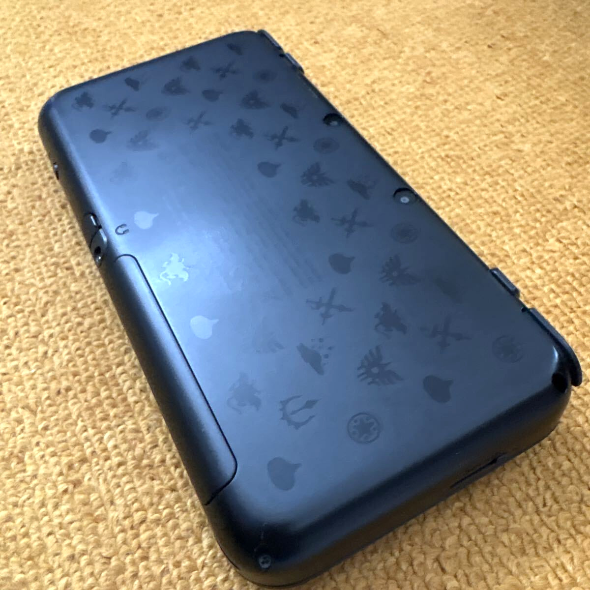 New Nintendo 2DS XL Dragon Quest Hagure Metal w/ Box, Charger No Software Rank:A