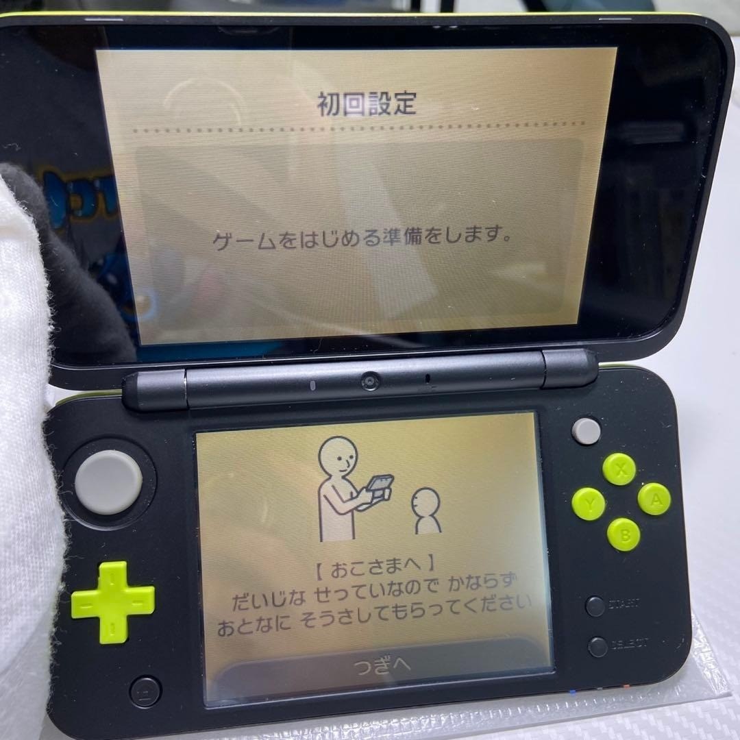 Nintendo New 2DS LL Black Lime Complete in Box Tested 6932