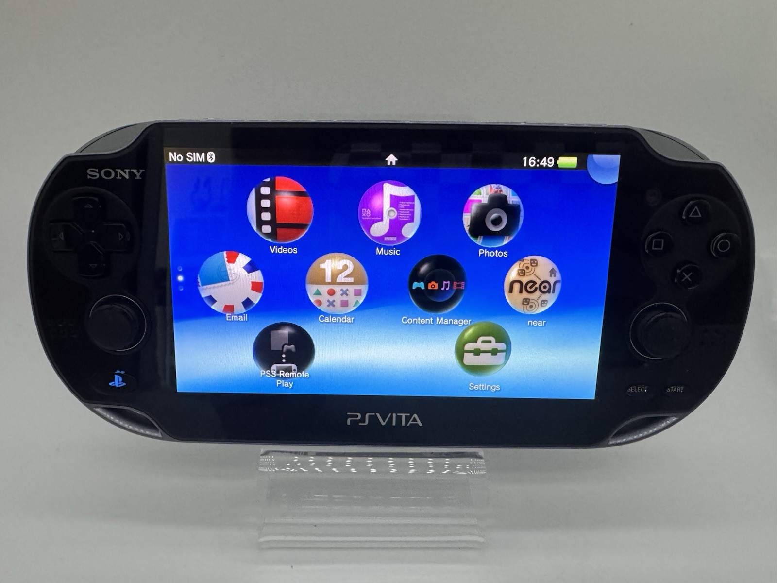 Sony PS Vita 1100-Crystal Black OLED-32 GB-WiFi /3G Model-In Box w/Charger