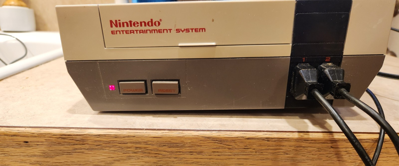 Nintendo CLVSNESA NES Classic Edition Console – White/Gray deluxe set console