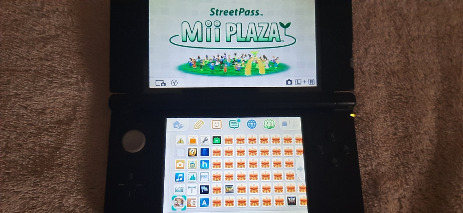 Nintendo 3DS XL (about) 200+ Games – Sold AS-IS (Charger Not Included)