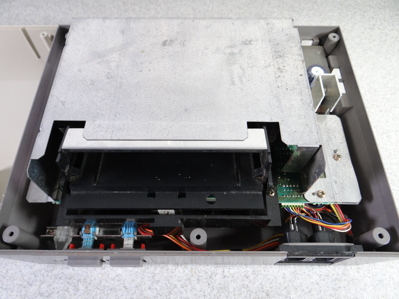 Nintendo Entertainment System Console Only – (NES, 1983) [PARTS OR REPAIR]