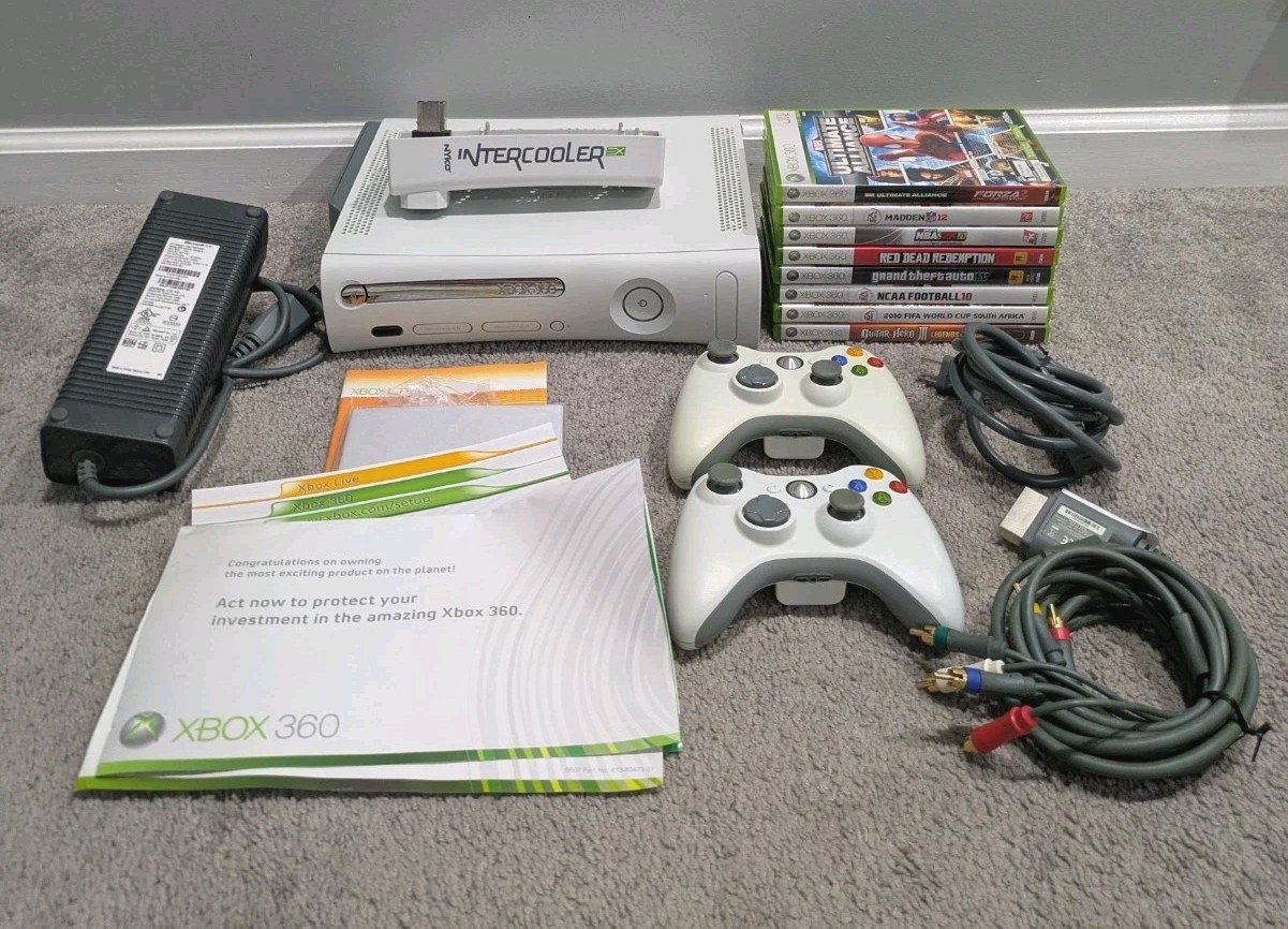 Microsoft Xbox 360 White 20GB Console Bundle TESTED OEM 2 Controllers 8 Games