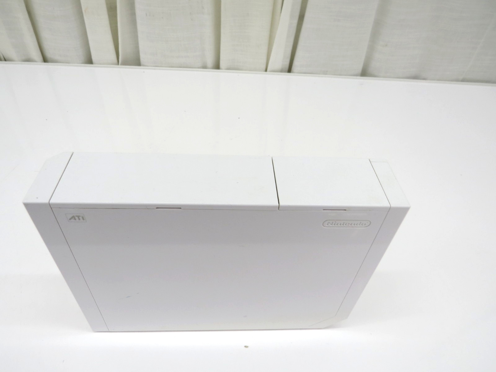 Nintendo Wii Game Console RVL-001 USA White W/Controller, Power, HDMI Adapter