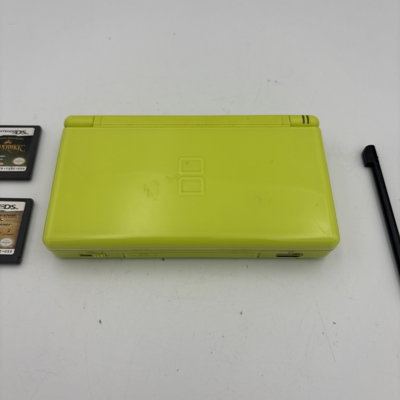 Nintendo DS Lite Lime Green Handheld W/ Charger and Stylus 2 Games New Battery!