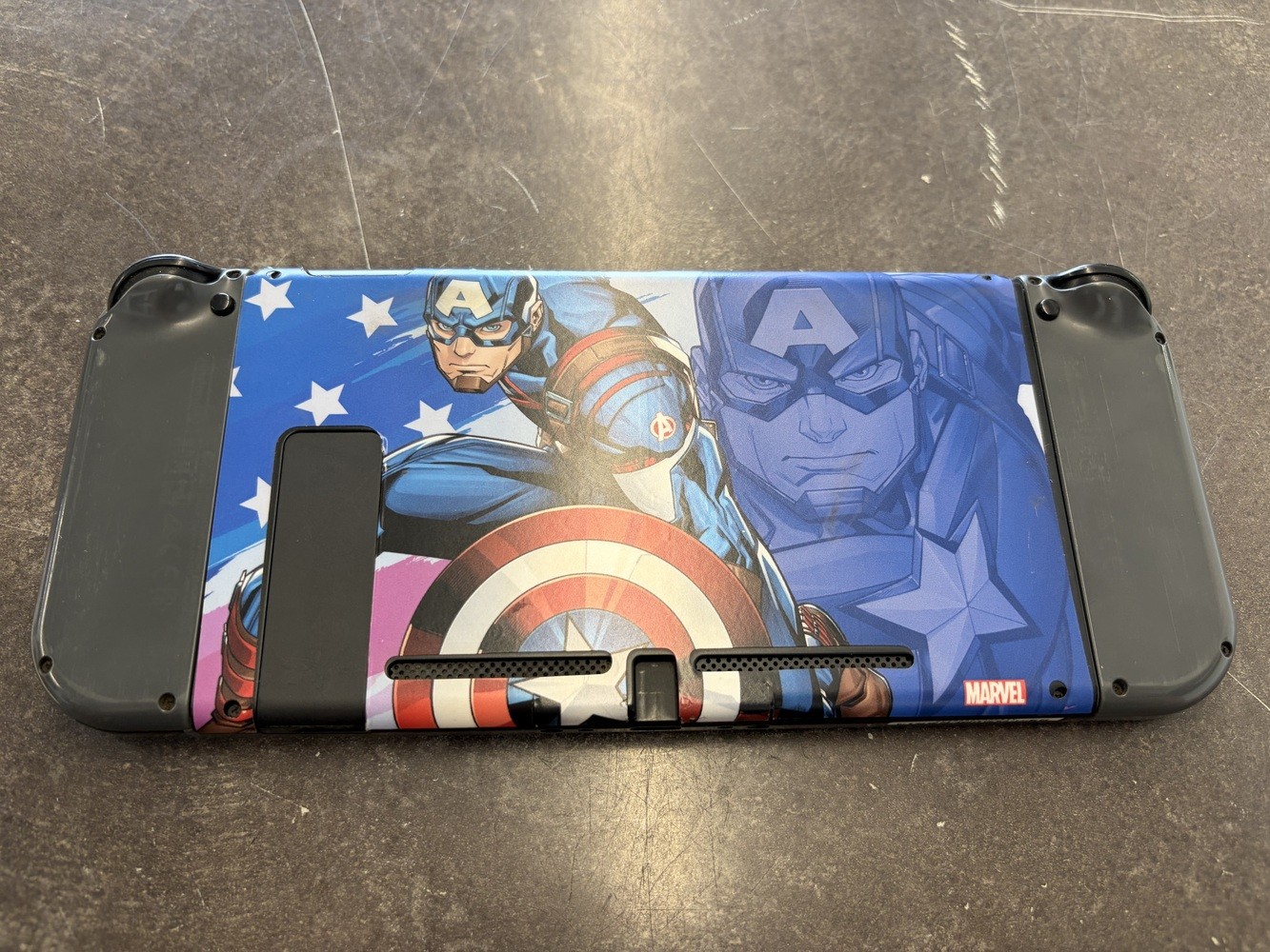 NINTENDO HAC-001(-01)  SWITCH W GRAY JOY CONS CAPTIN AMERICA THEME STICKER