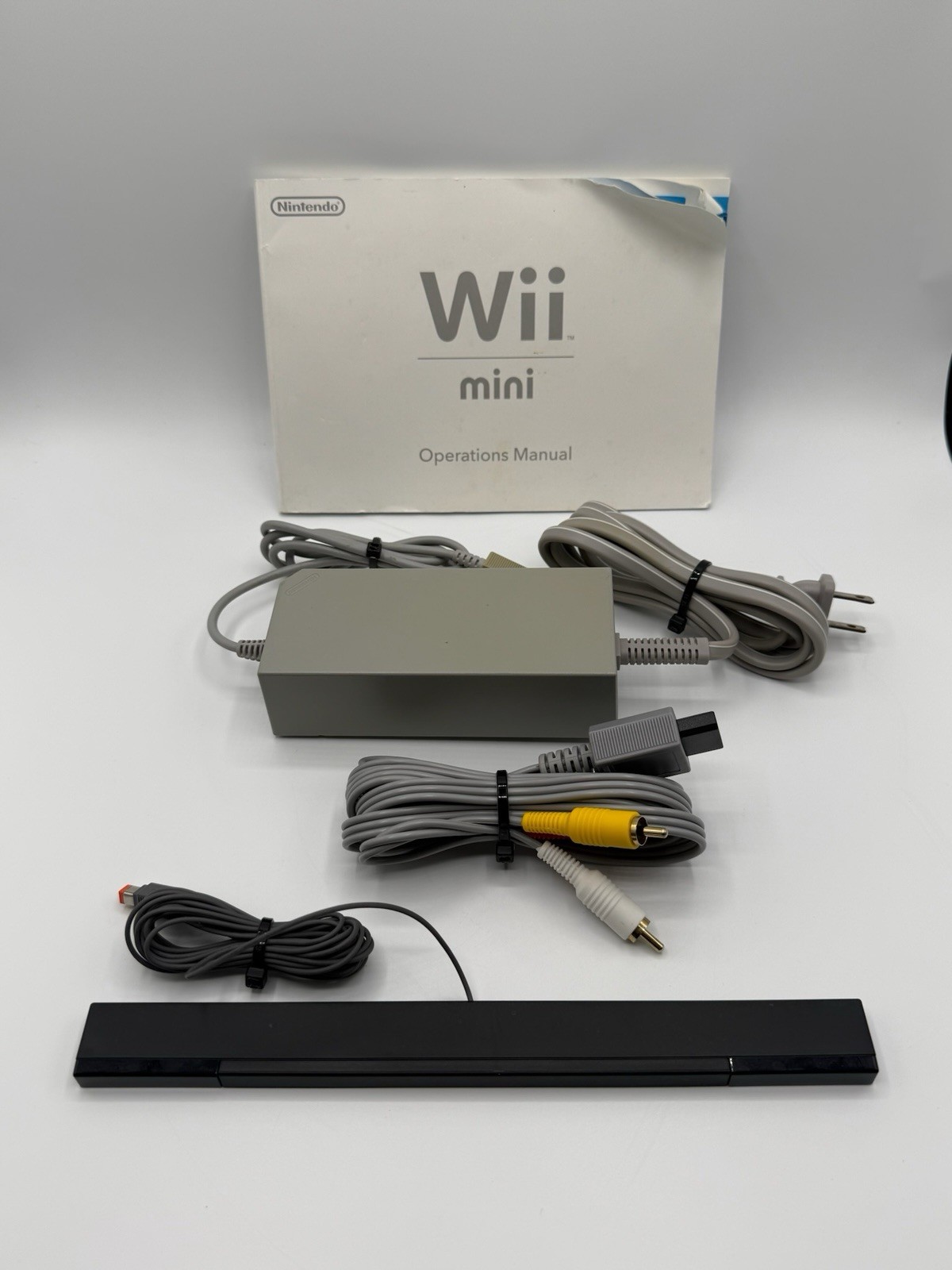 Nintendo Wii Mini Video Game Console RVL-201 Red w/ Games – Tested And Working!