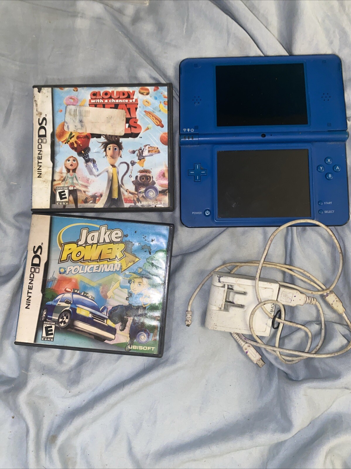 Nintendo DSi XL Handheld System – Blue + 2 Games