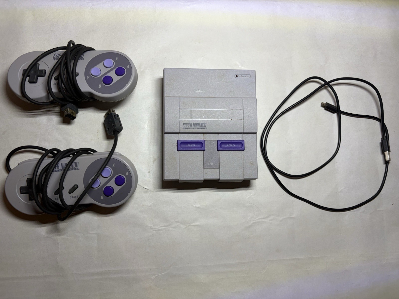 Super Nintendo SNES Classic Mini Console OEM Authentic CLV-201 2 Controllers
