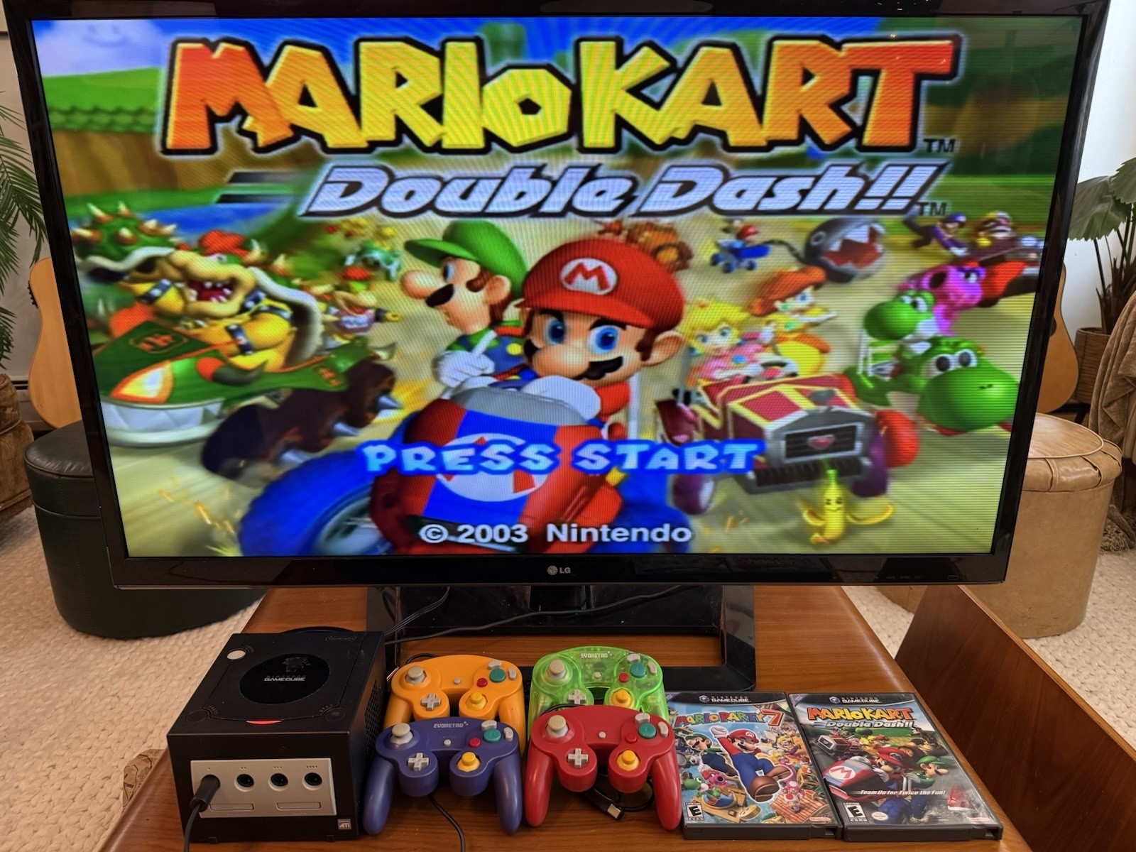 Nintendo GameCube DOL-001, 4 Controllers, Mario Kart Double Dash, Mario Party 7