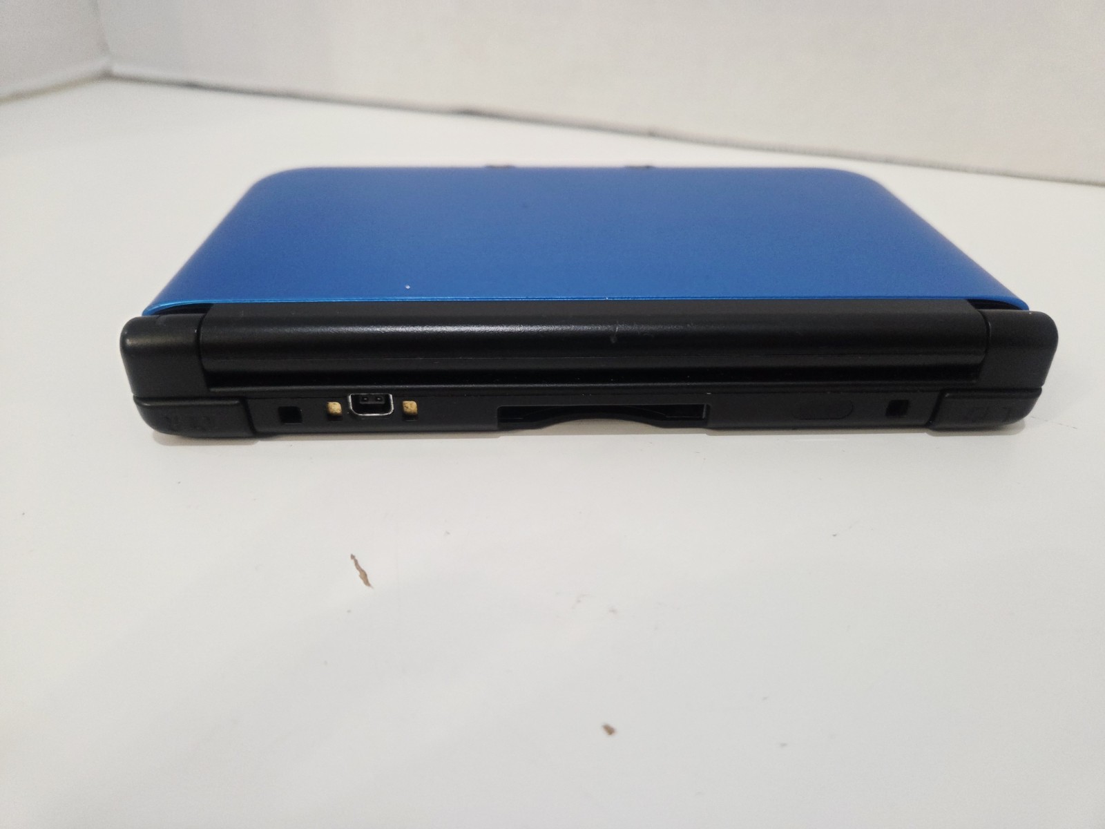 Nintendo 3DS XL Blue w/ Charger & 11 Games, Stylus & Guitar Hero Control Grip