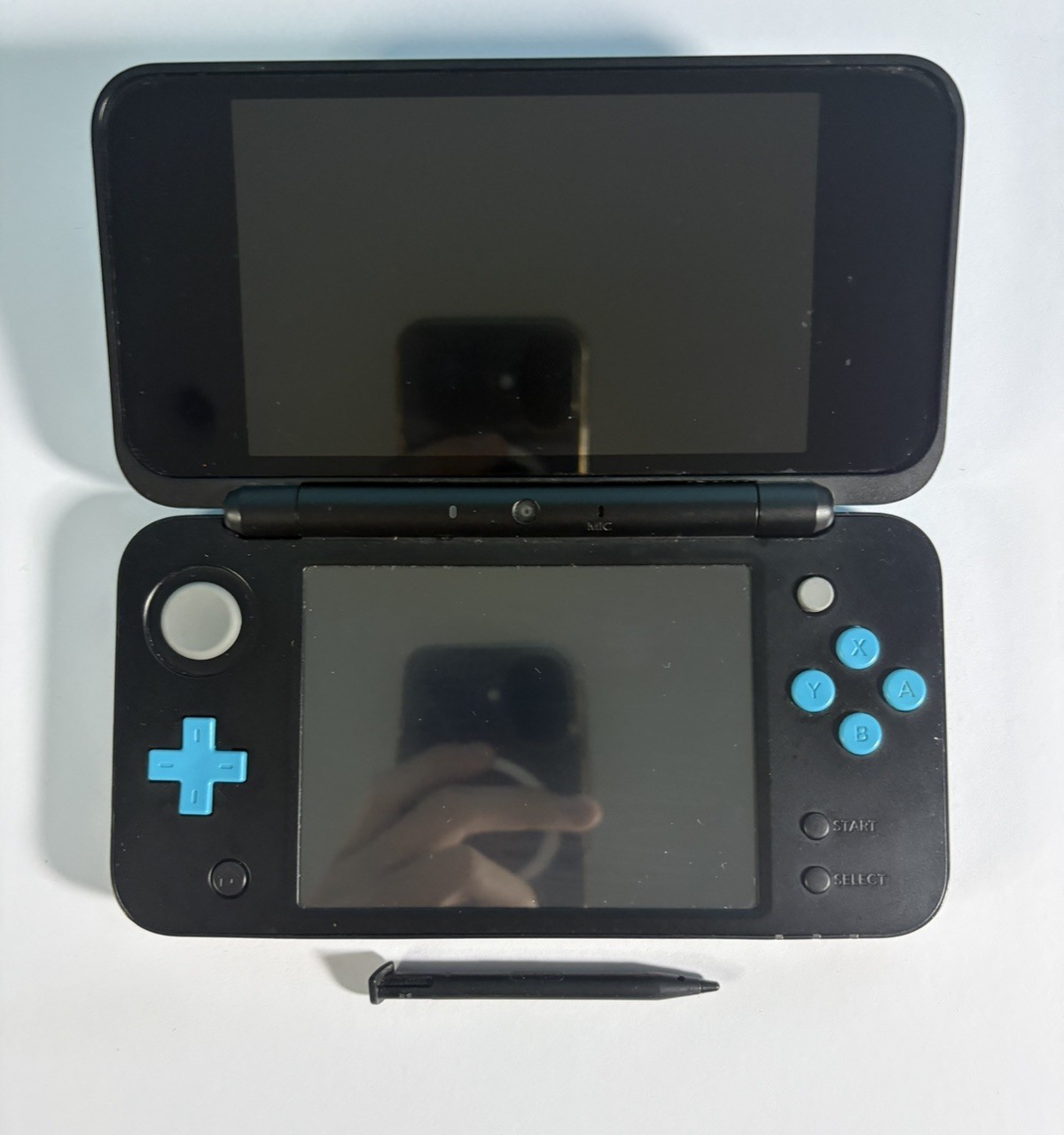 Nintendo “New” 2DS XL Console Black & Turquoise With Stylus & Charger(READ DESC)