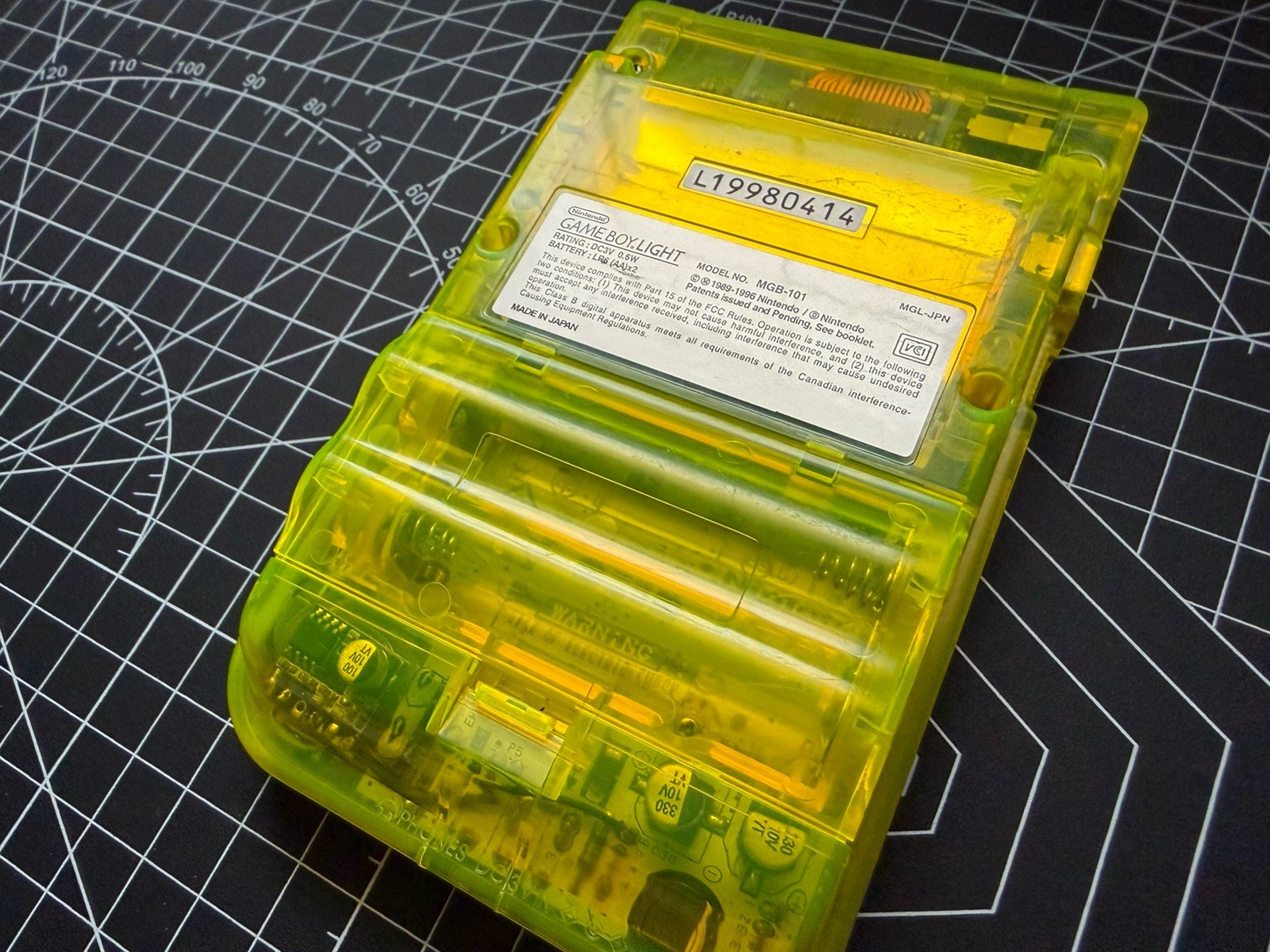 Nintendo GameBoy Light GBL – Clear Yellow W/ New Shell & Glass Lens **Toys R Us