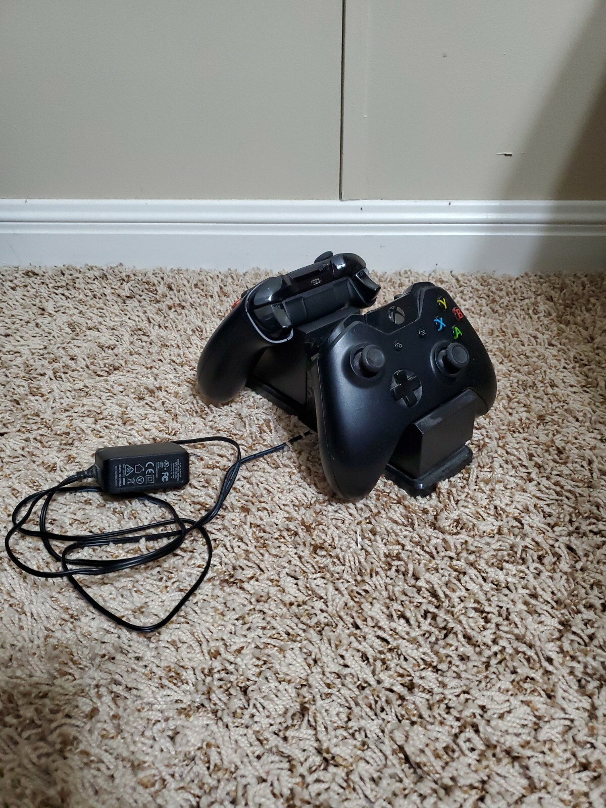 XBOX One, 500Gb. Excellent condition. Plus 2 controllers.