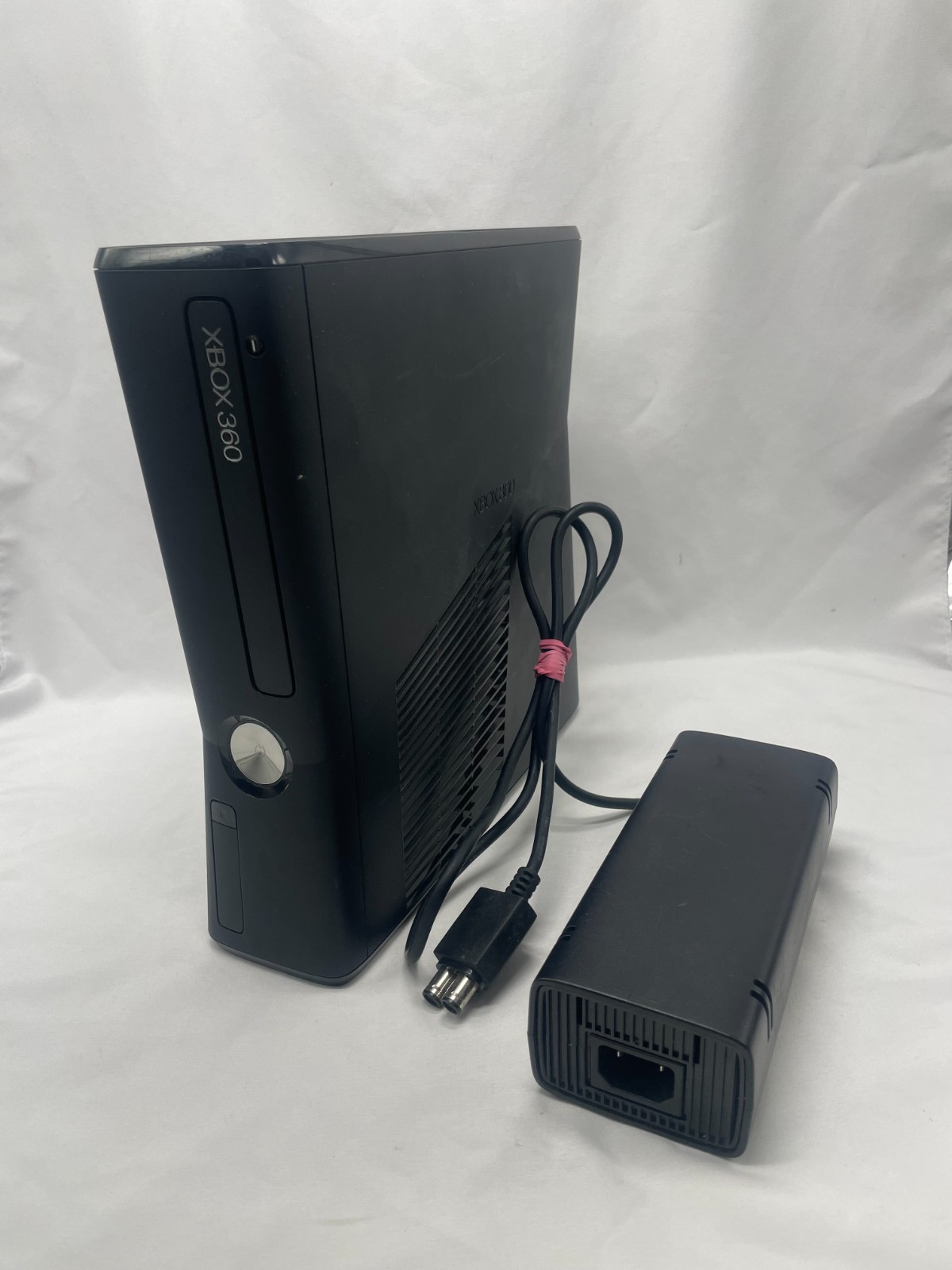 Microsoft Xbox 360 S 4GB Console Gaming System Black 1439