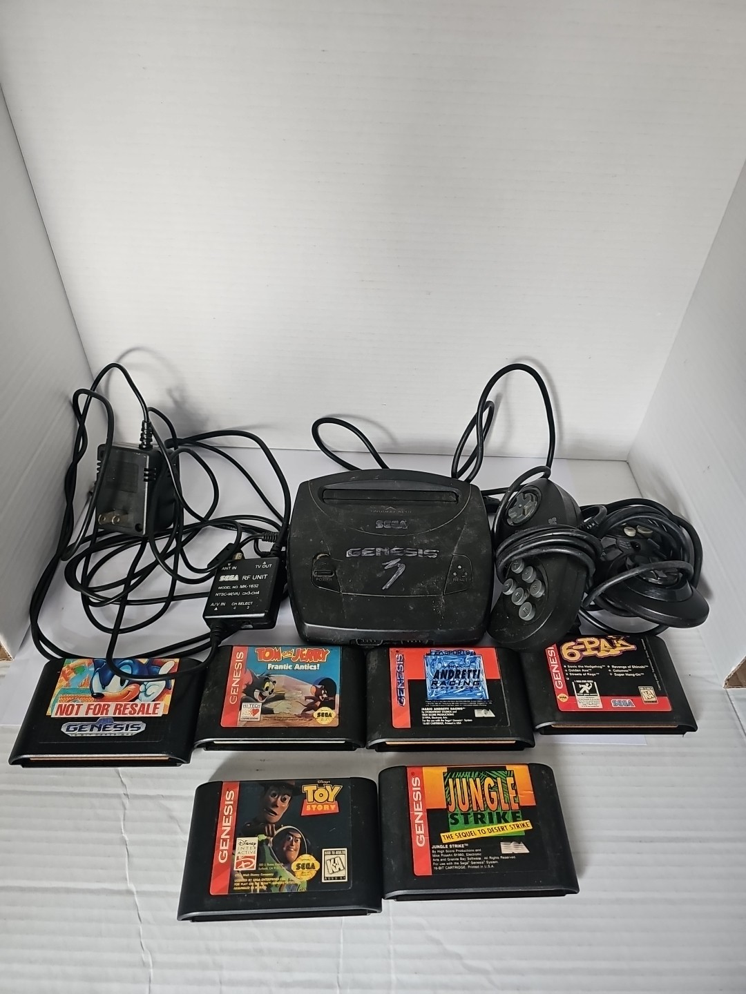 SEGA Genesis Model 3 MK-1461 Video Game Console. NOT TESTED