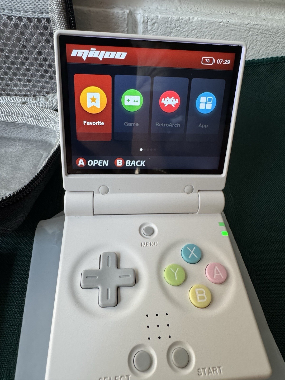 Miyoo Mini Flip Handheld Console 64GB Wi-Fi USB-C White w/ Case Box Manual