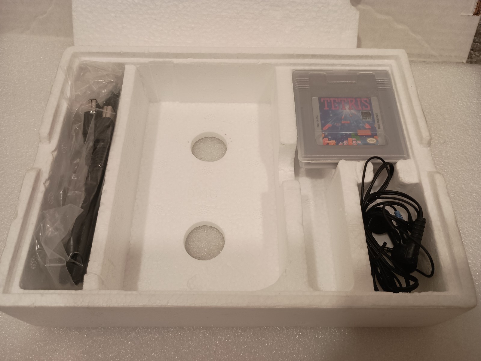 Nintendo Game Boy Handheld System Launch Edition in box with Tetris – NO SYSTEM