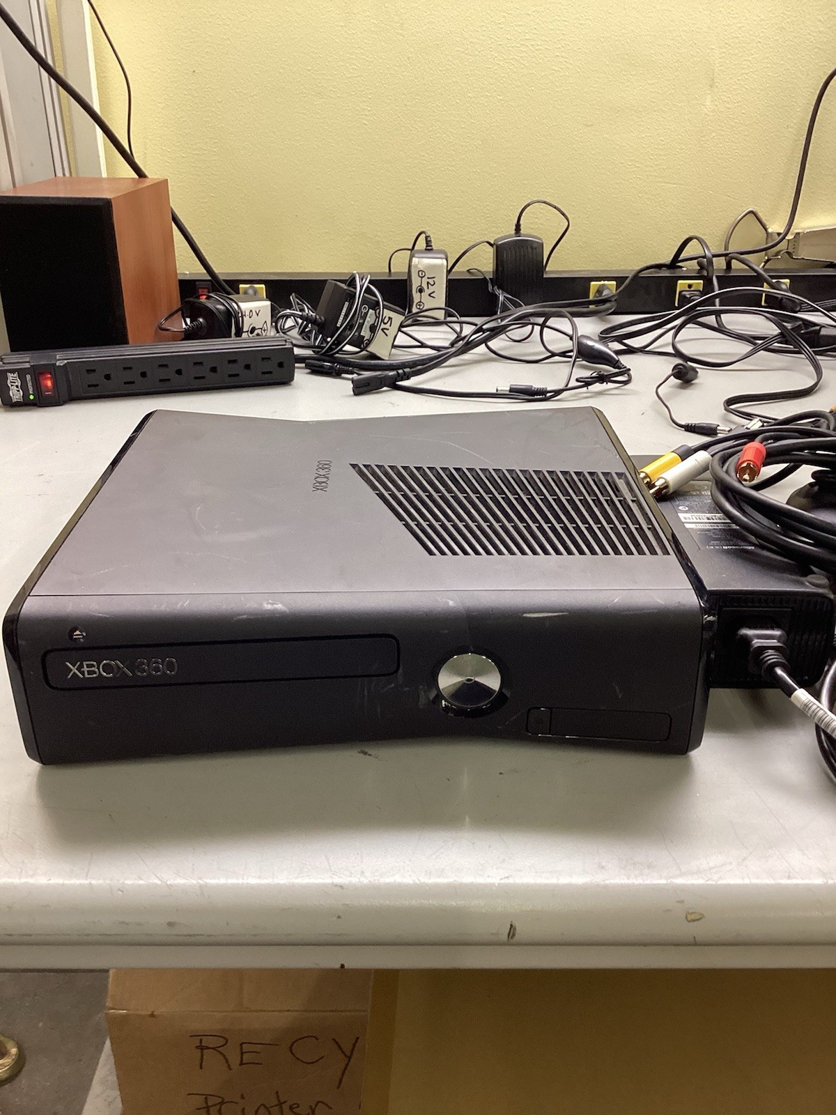 Microsoft Xbox 360 S Console System – Model 1439 (Manufactured 2010)