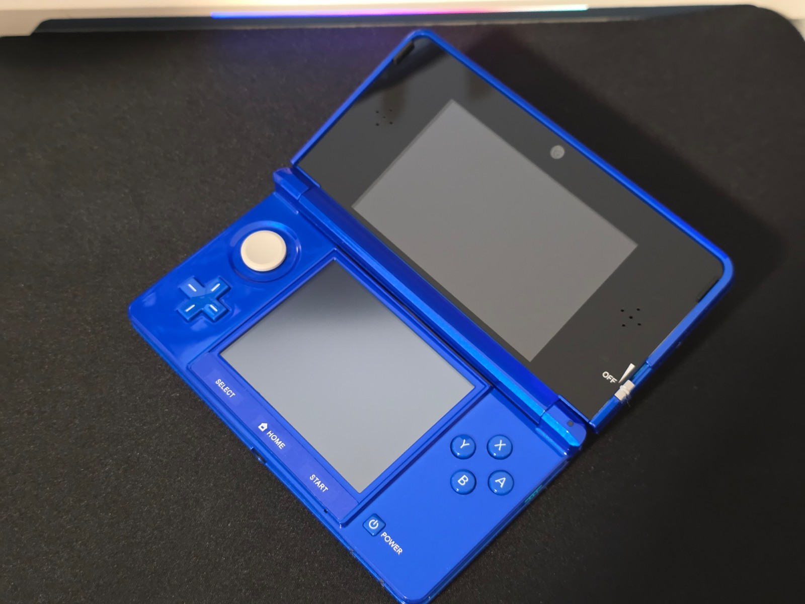 Mint Condition Nintendo 3DS Console w/ Charger, SD, Accessories