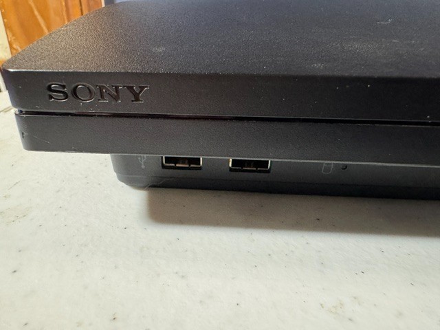 Sony PlayStation 3 PS3 Slim TESTED 320GB (3001B) w cords, controller and games