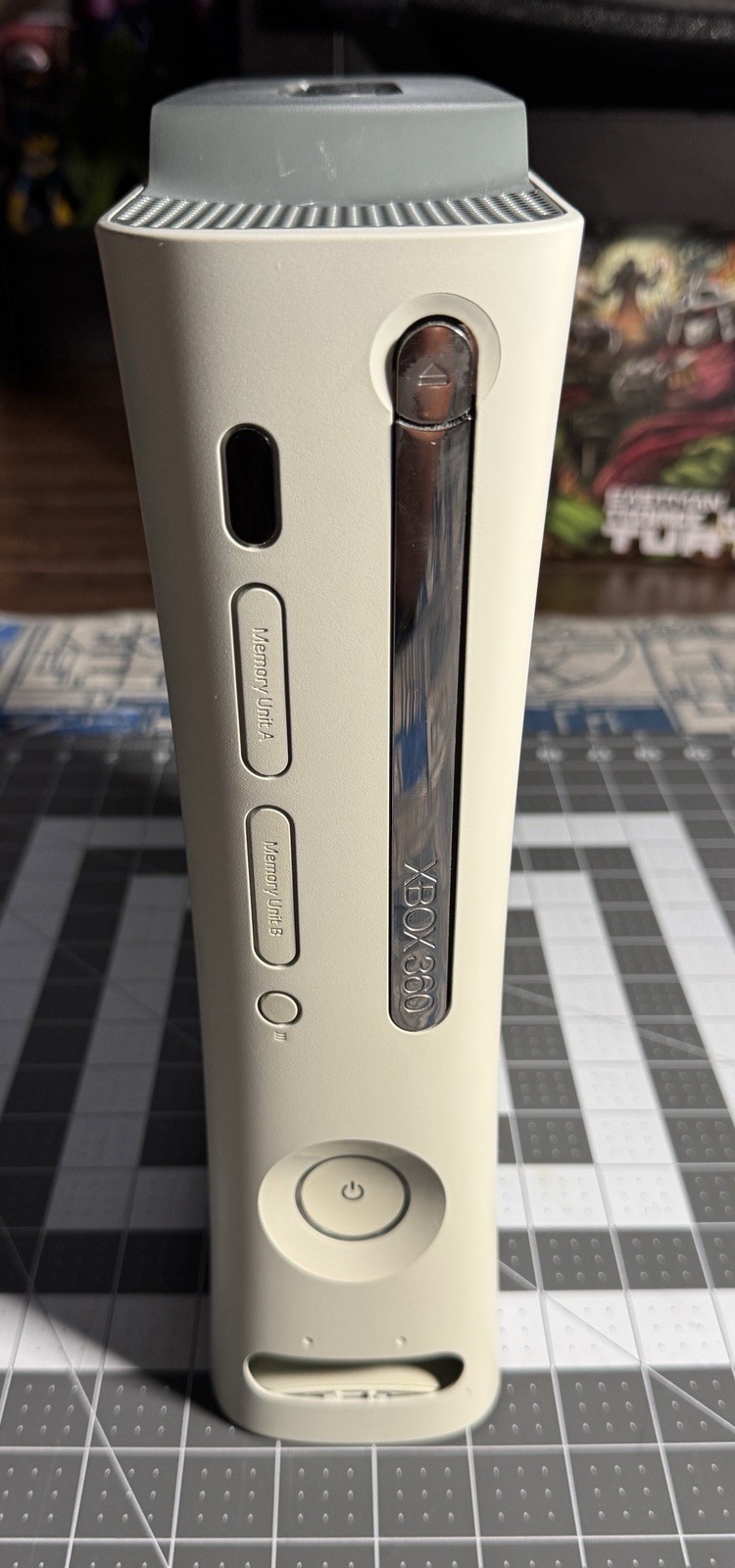 Microsoft Xbox 360 Pro Bundle 60GB White Console w/ 2 Controllers and 23 games