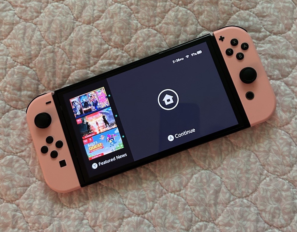 Nintendo Switch OLED Console Pink/Black Joy-Con Touchscreen Headphone Jack