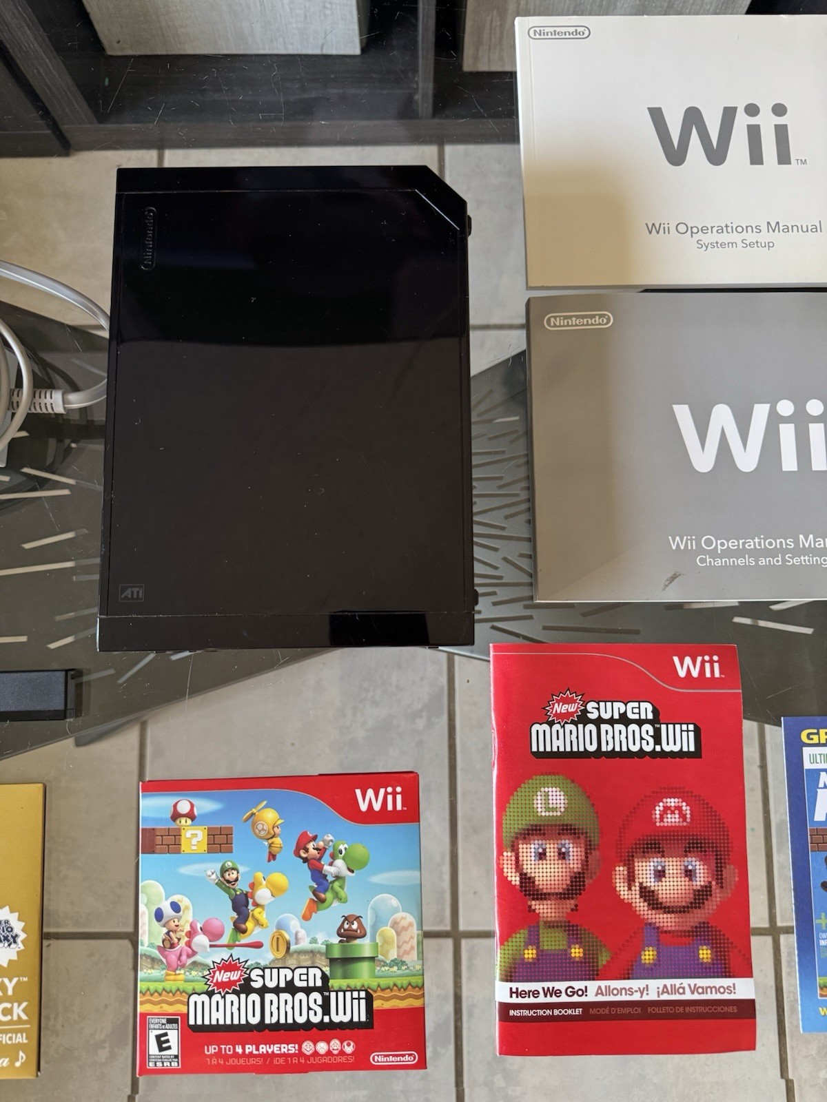 Nintendo Wii Black RVL-101 Console Bundle New Super Mario Bros Galaxy CD