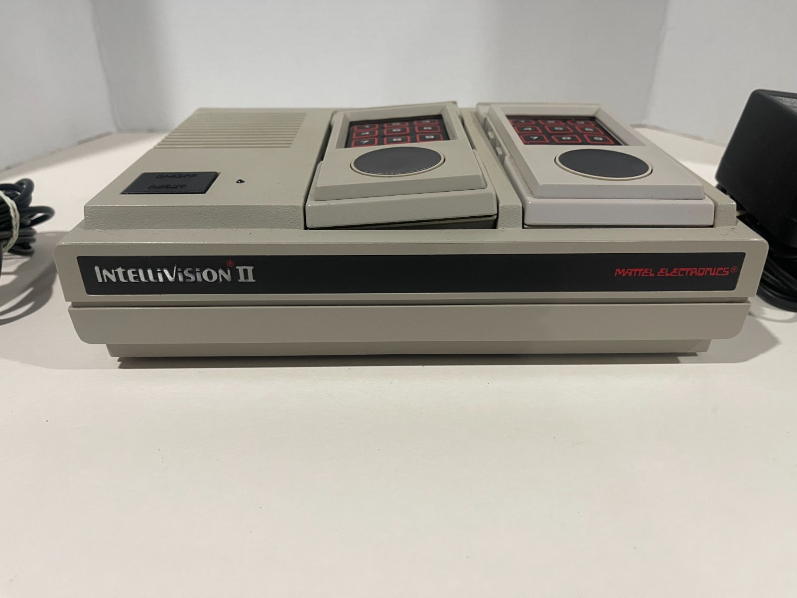 Mattel Intellivision 2 II Console & Controller Mattel w/ Power Tested/Working