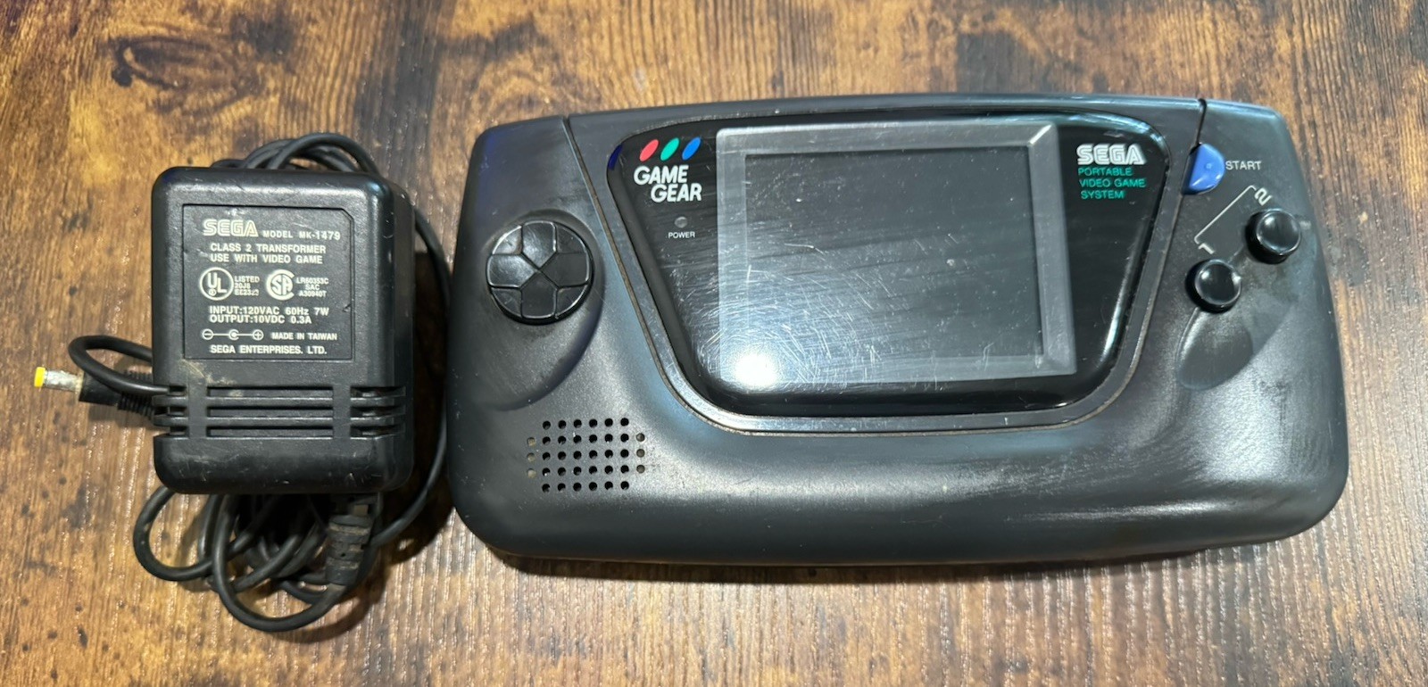 Sega Game Gear Handheld Console Parts Repair Powers On No Volume button AS IS