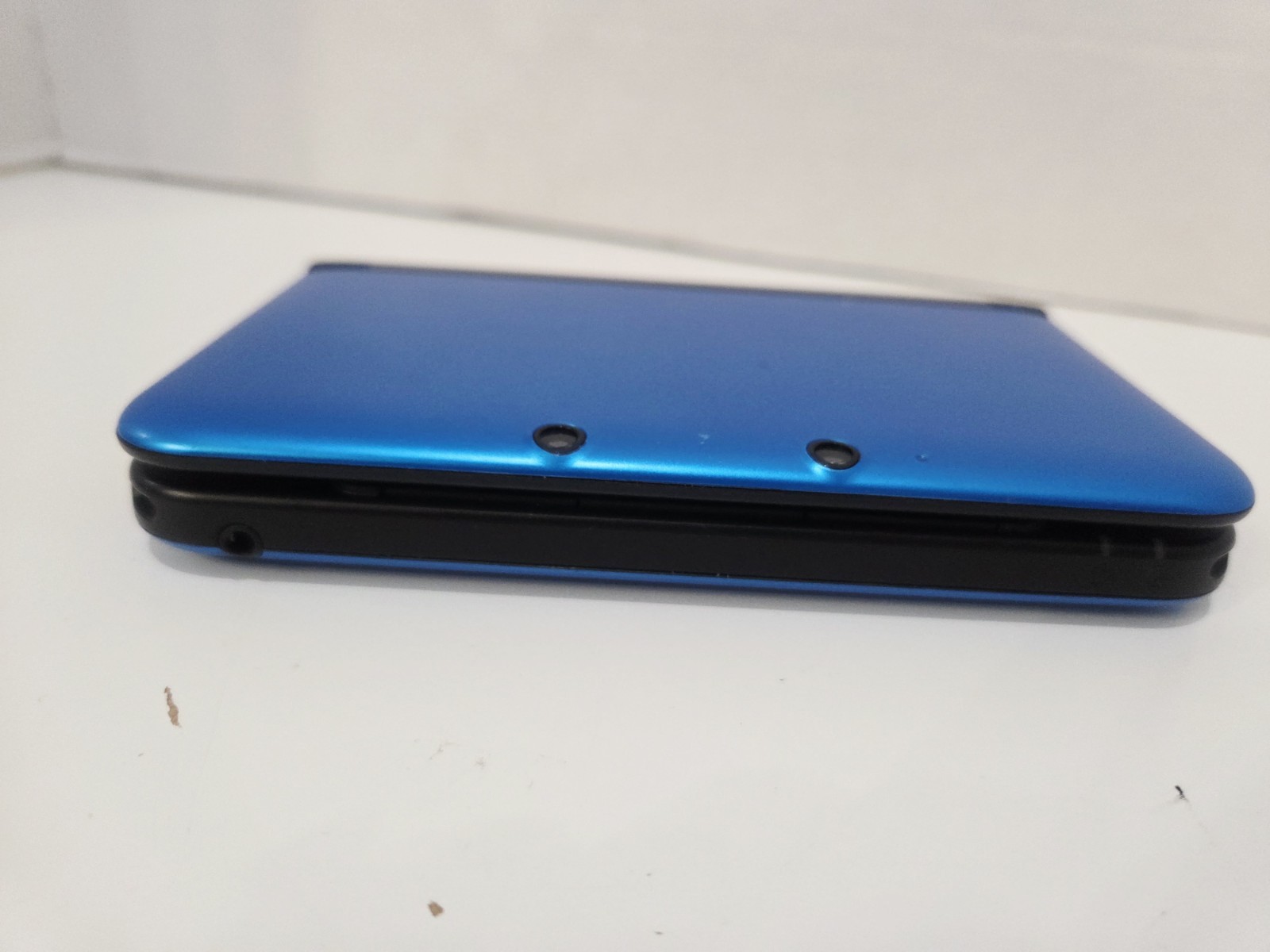 Nintendo 3DS XL Blue w/ Charger & 11 Games, Stylus & Guitar Hero Control Grip