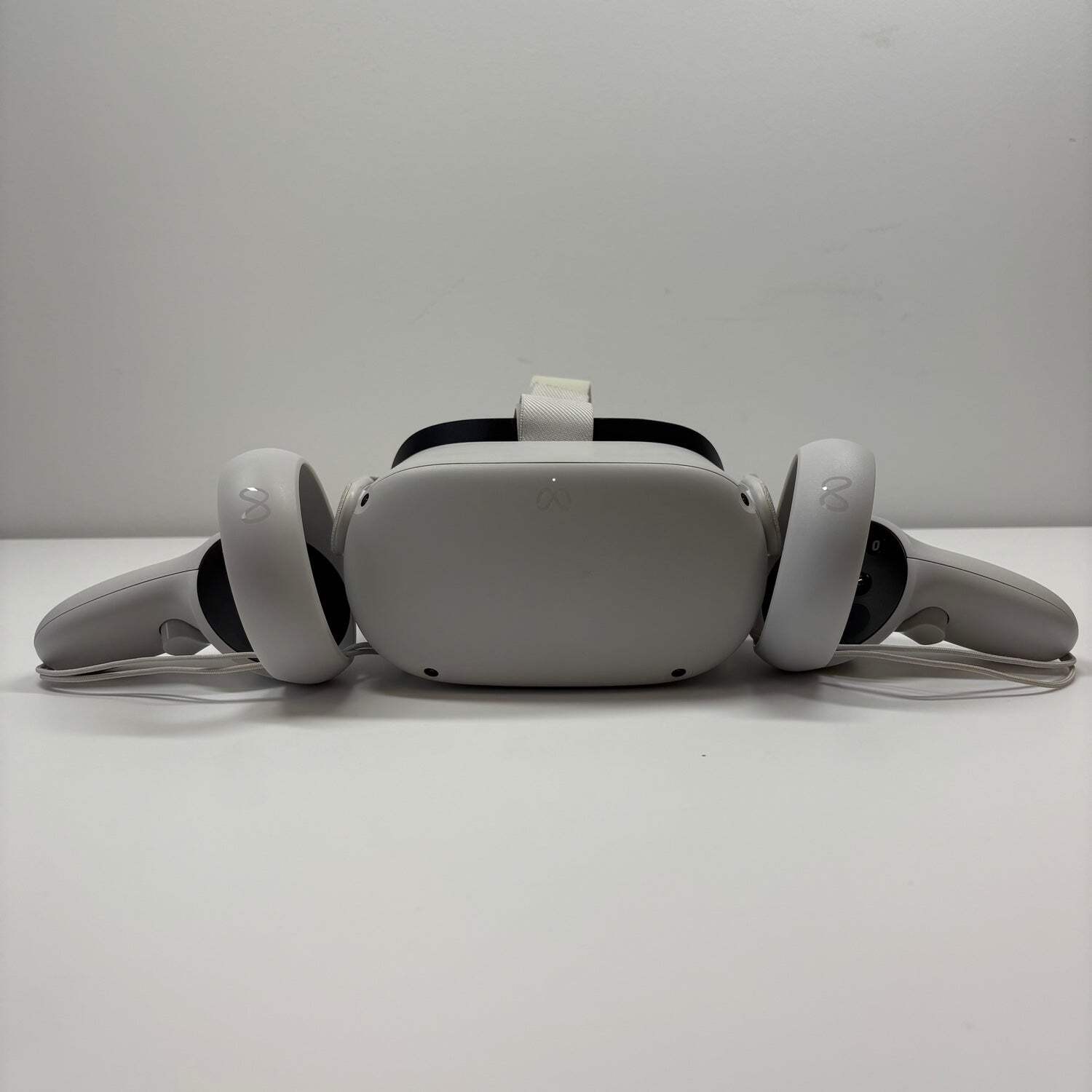 Meta Quest 2 128GB Standalone All-in-One VR Headset KW49CM