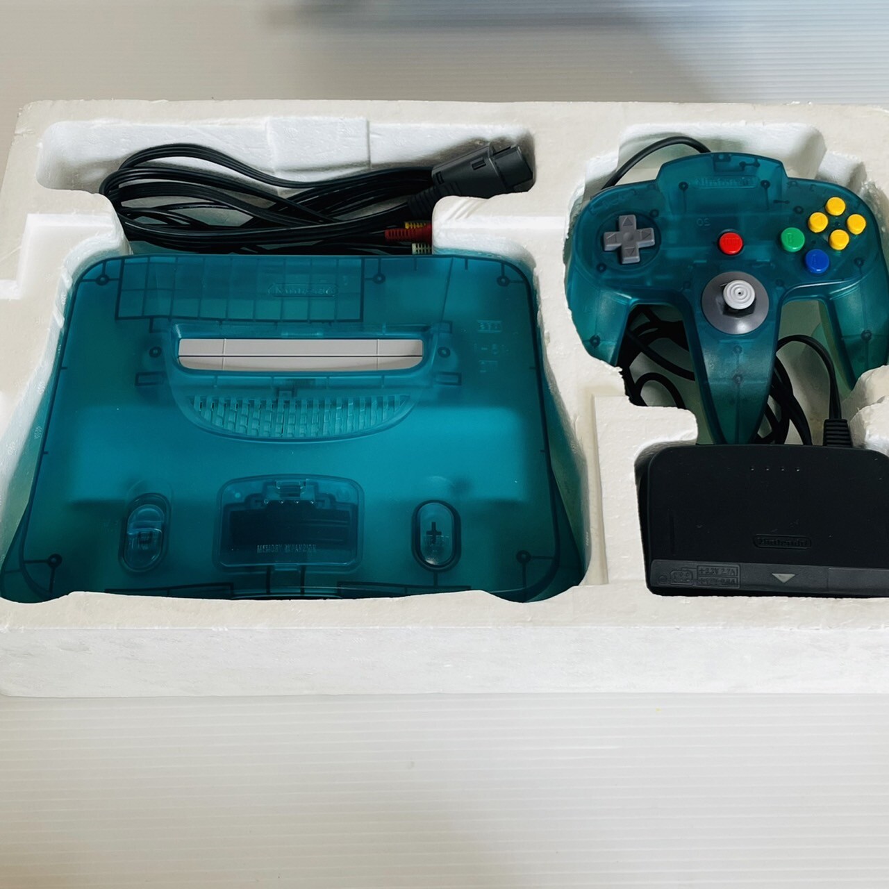 Nintendo 64 Home Console set – Clear Blue With Mario Kart 【Exc+++】 from Japan