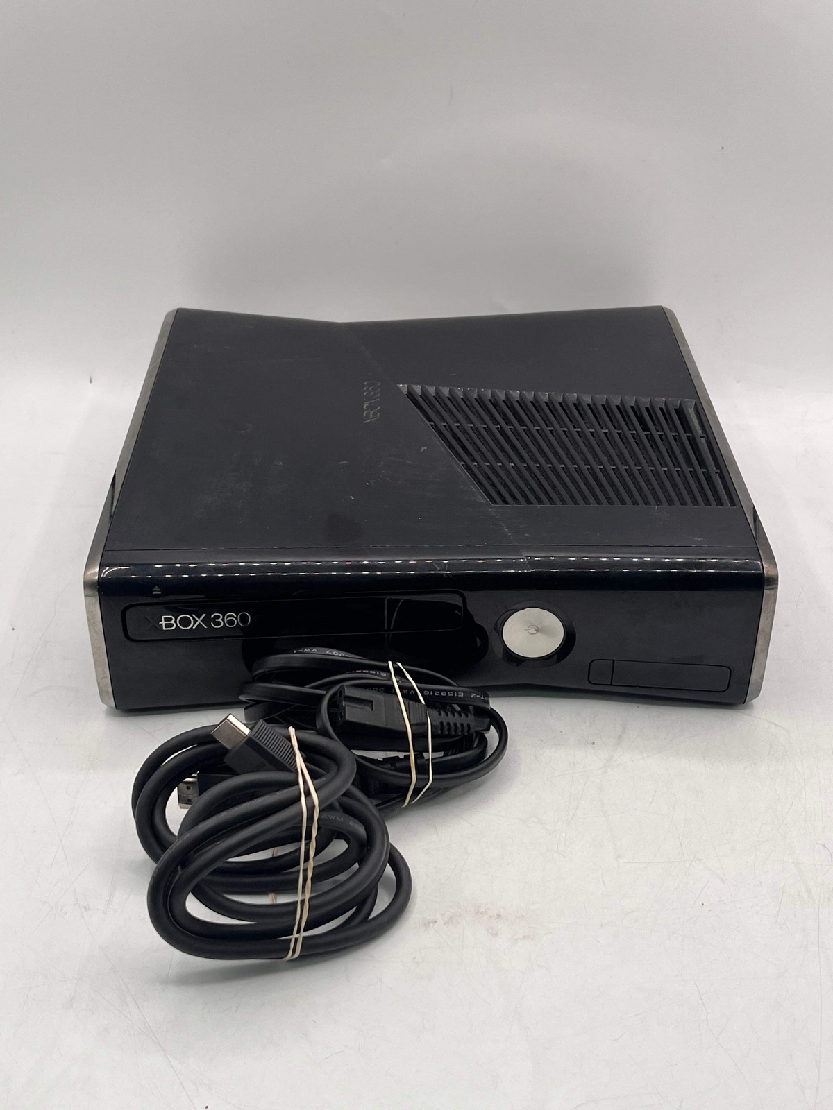Microsoft Xbox 360 S (1439) 2010 250GB Black Video Game System