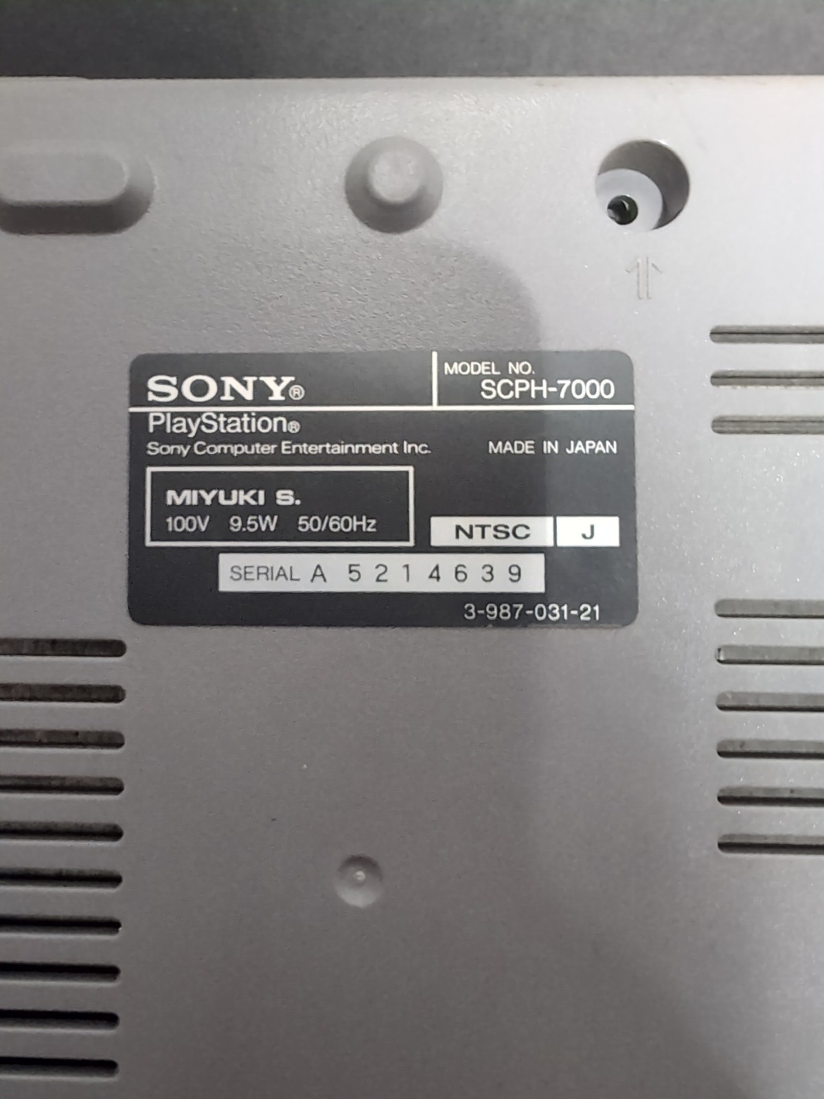 Sony PlayStation 1 PS1 SCPH‑7000 Japan NTSC‑J Console For Parts/Repair Yellowing
