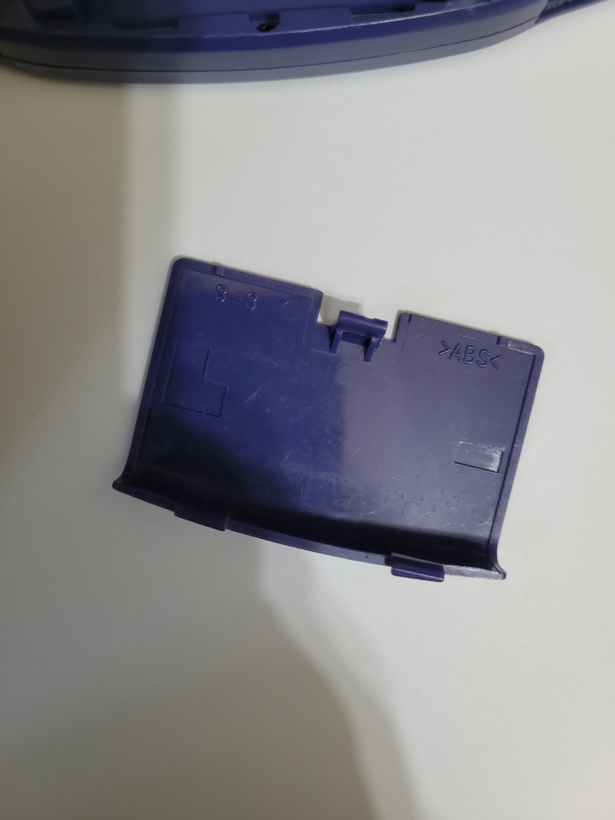 Nintendo Game Boy Advance Handheld System – Indigo (Works, Broken Battery Cover)