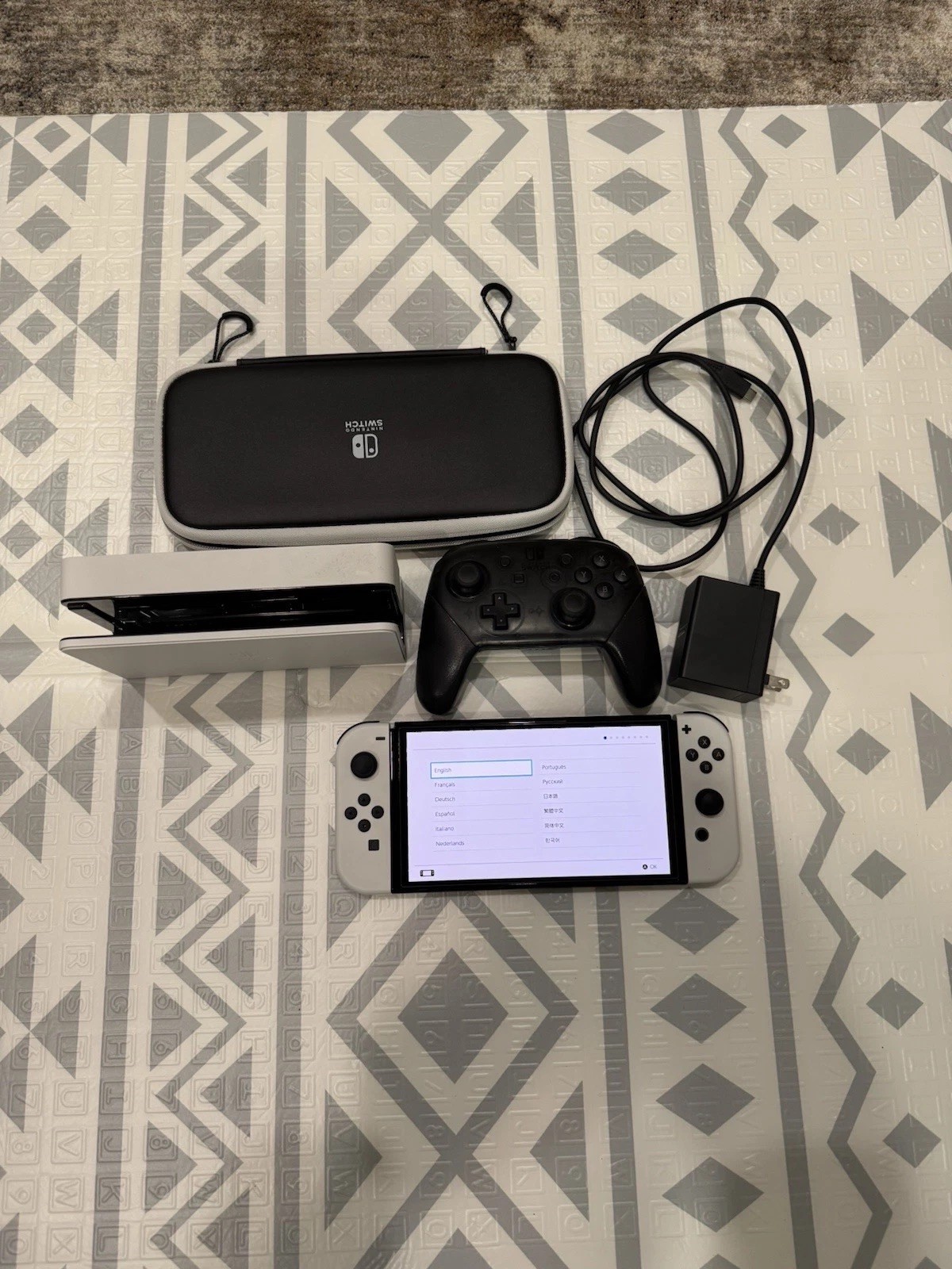 Nintendo Switch OLED – White