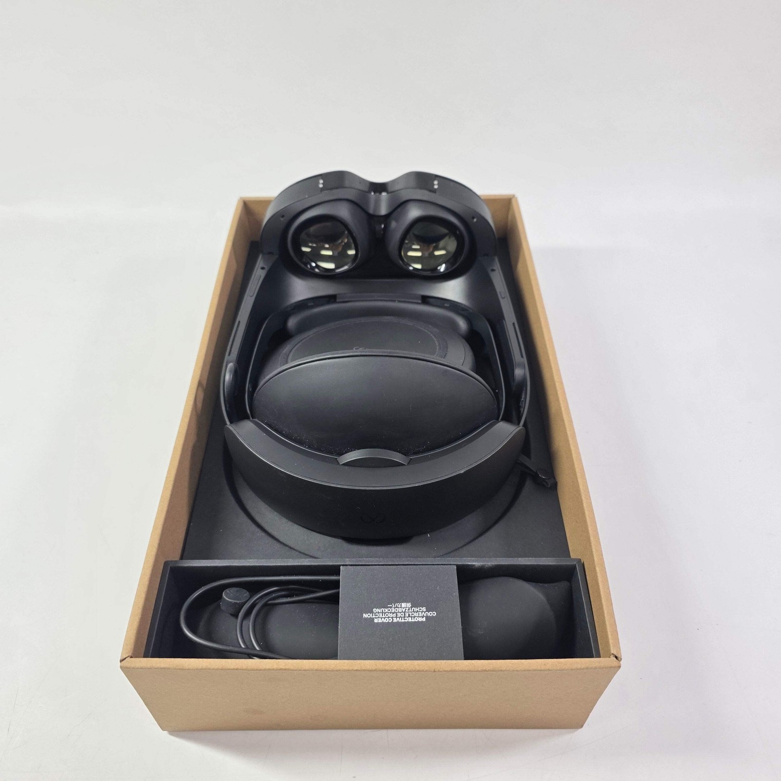 Meta Quest Pro 256GB Standalone All-in-One VR Headset DK94EC