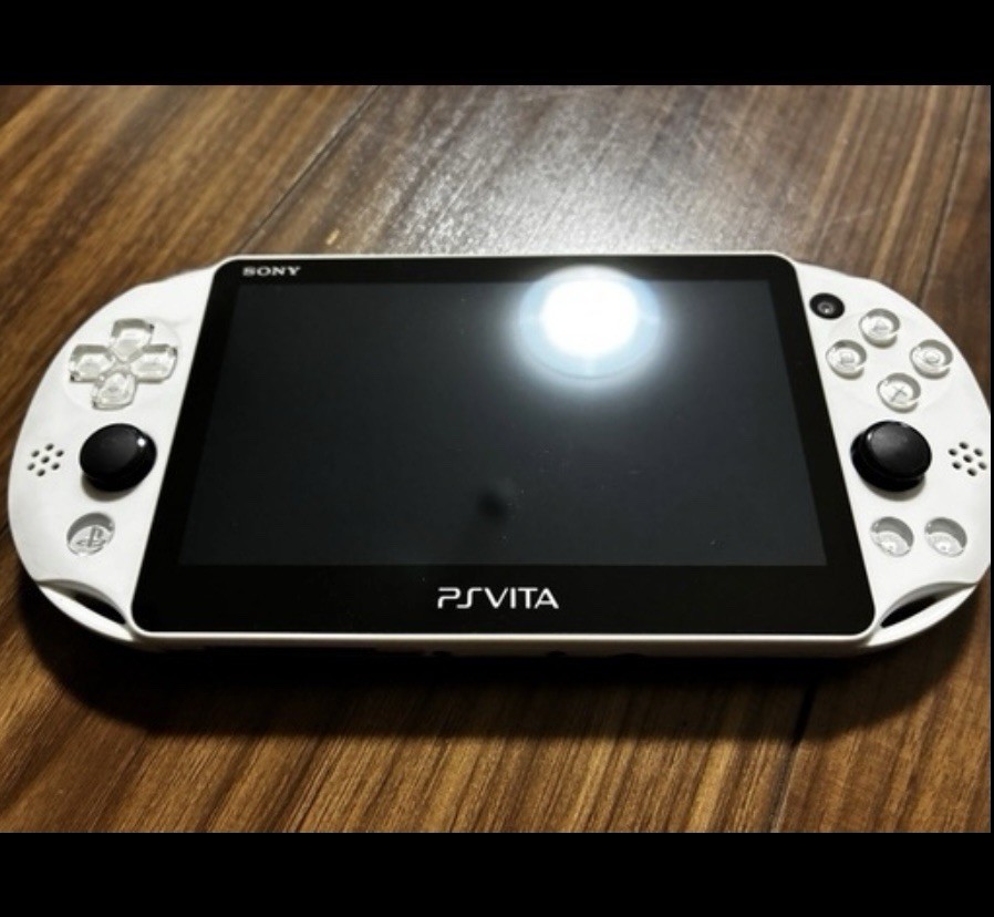 Sony PS Vita PCH-2000ZA22 1GB Handheld Console – Glacier White