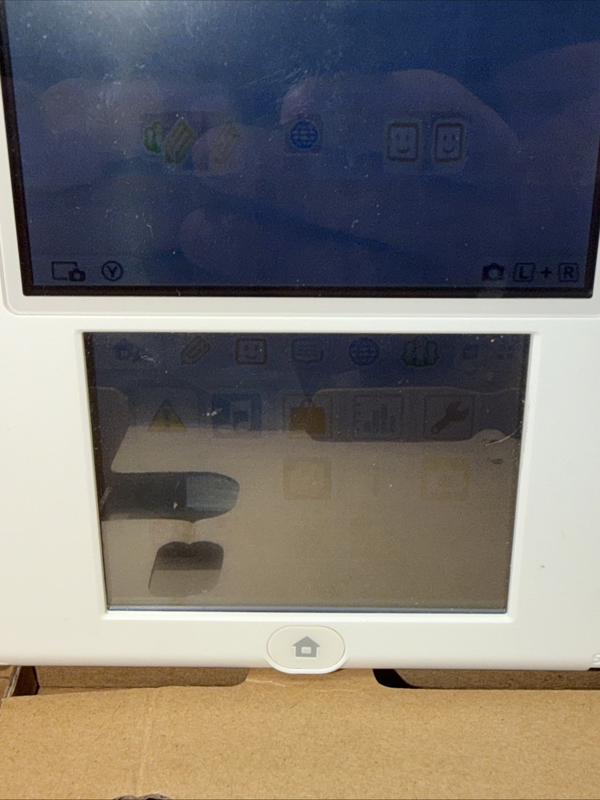 Nintendo 2DS Scarlet Red White Super Mario Bros. 2 Console FTR-001 Complete CIB