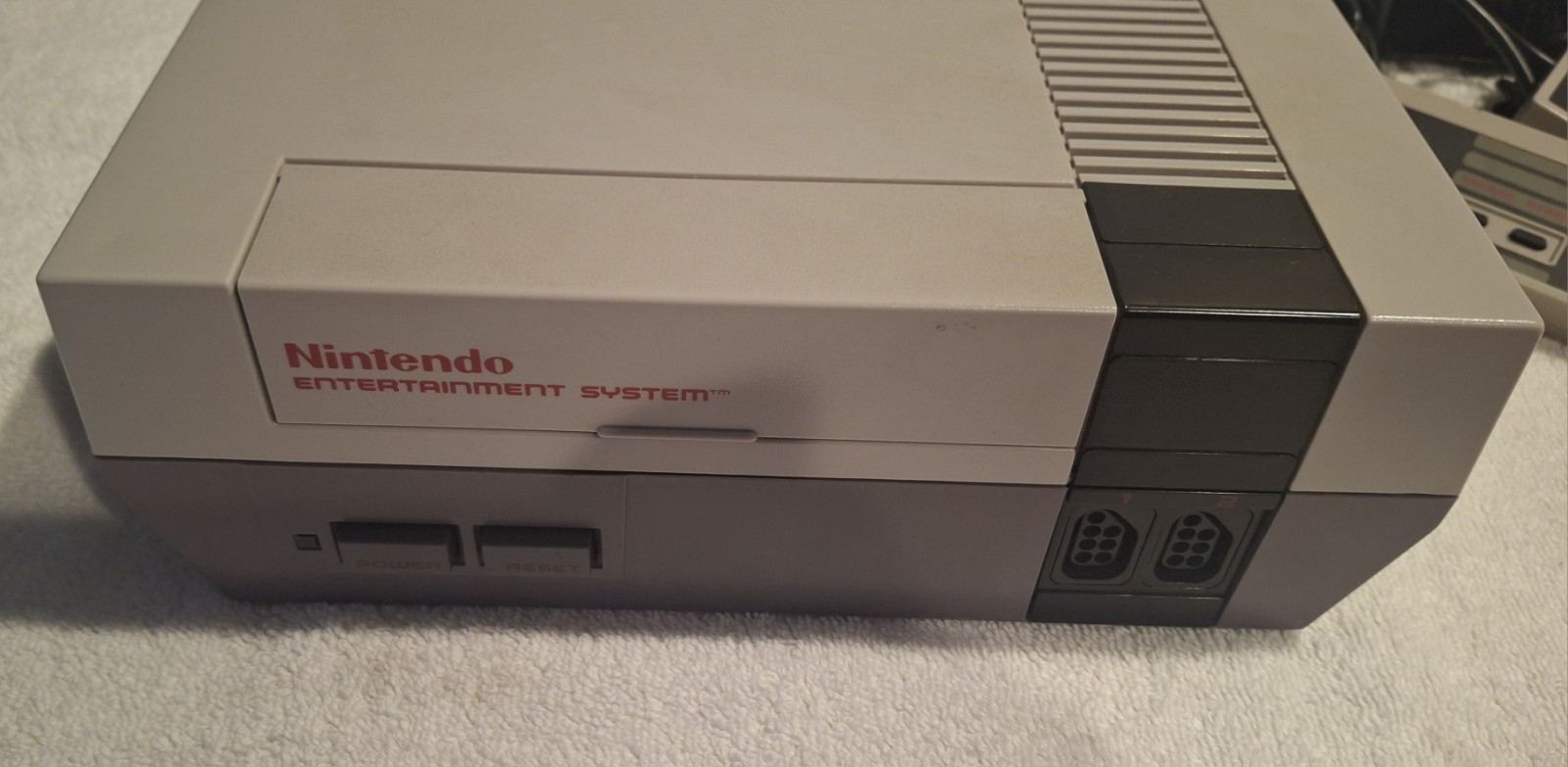 Original Nintendo NES Console 3 Games 2 Controllers And Zapper READ DESCRIPTION