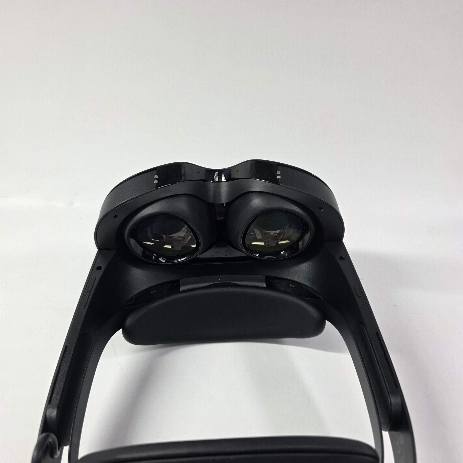 Meta Quest Pro 256GB Standalone All-in-One VR Headset DK94EC